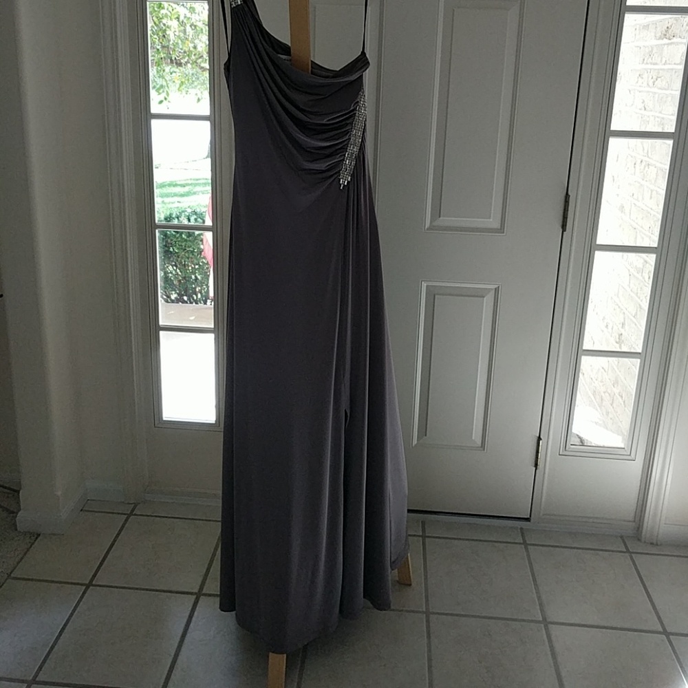 Dress - Picture 6 of 8
